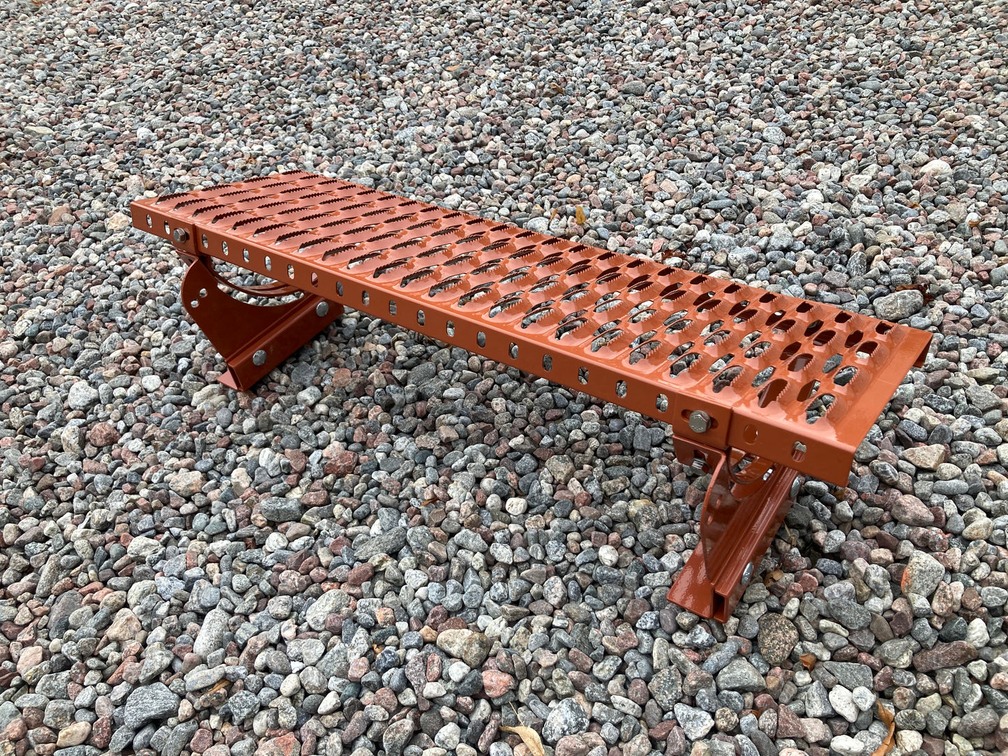 Takbrygga , taksteg , sotarbrygga till bandtäckt / falsat plåttak 600 mm